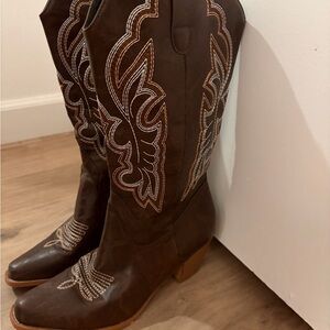 Dream Pairs Brown Embroidered Heeled Boots